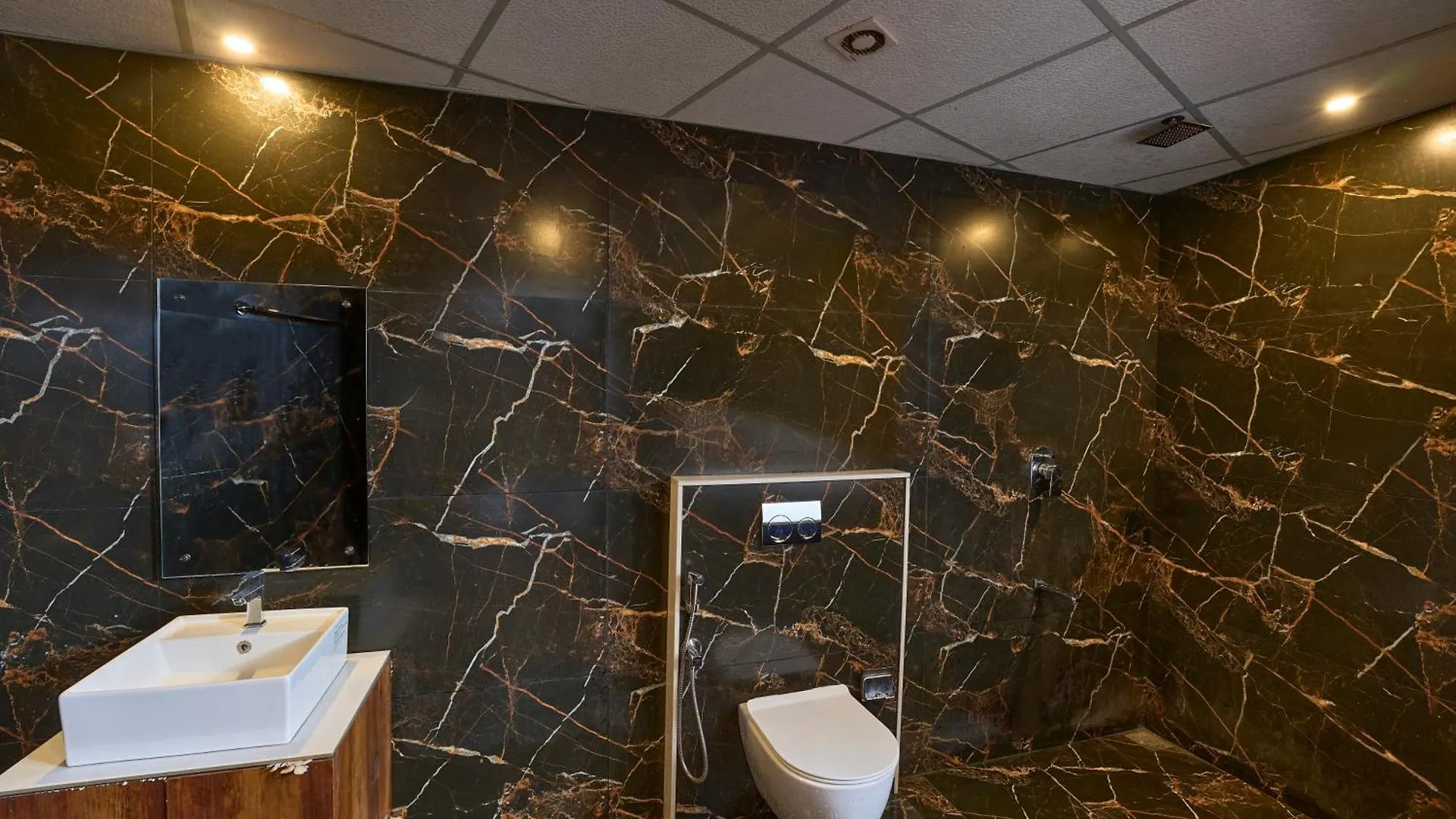Hotel Velvet Revive Munnar